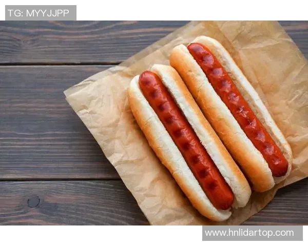 足球明星芝士热狗的美味传奇与运动精神的完美结合 足球明星芝士热狗的美味传奇与运动精神的完美结合